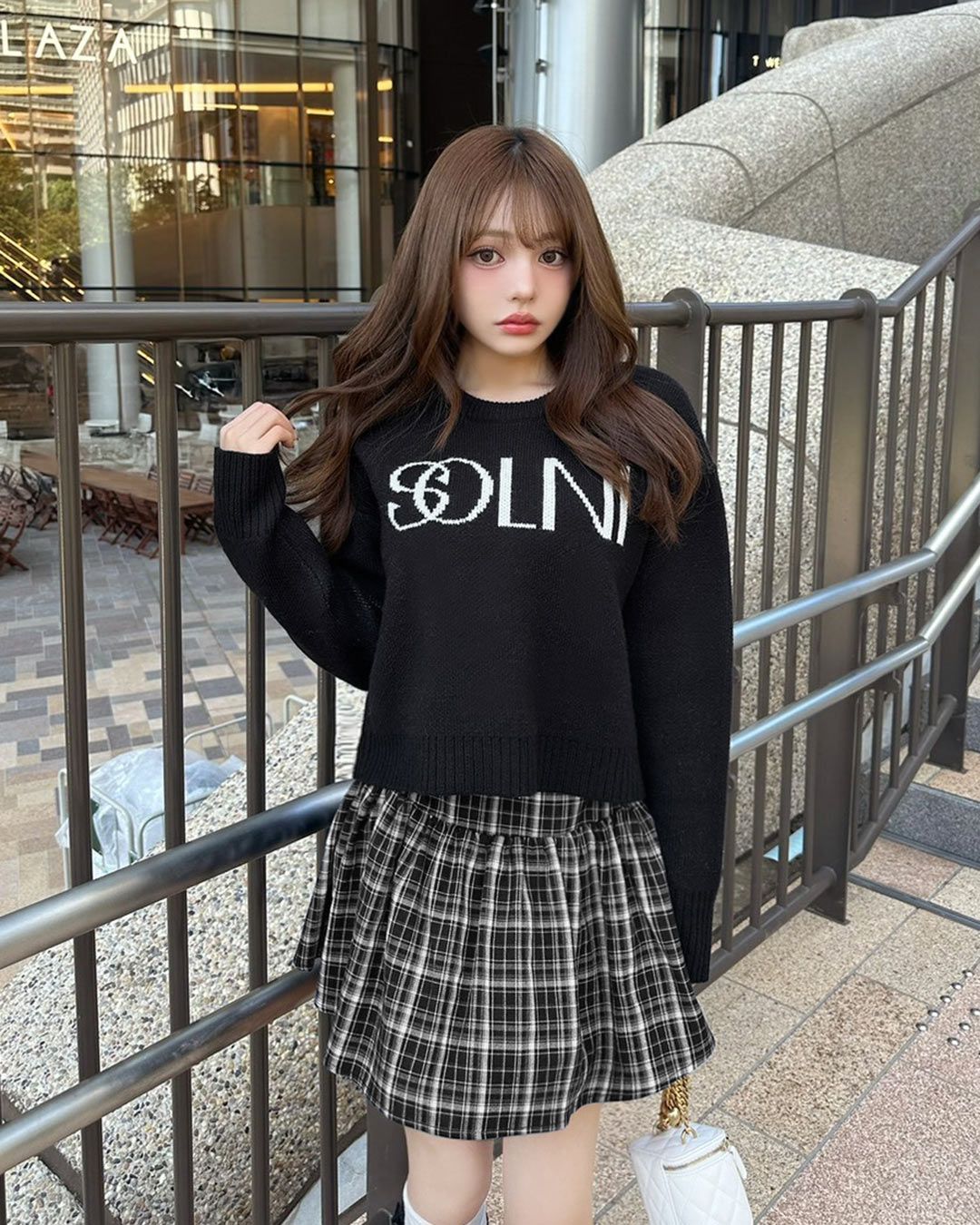 ロゴニットトップス ブラック | ファッション通販＆メディアMyColor