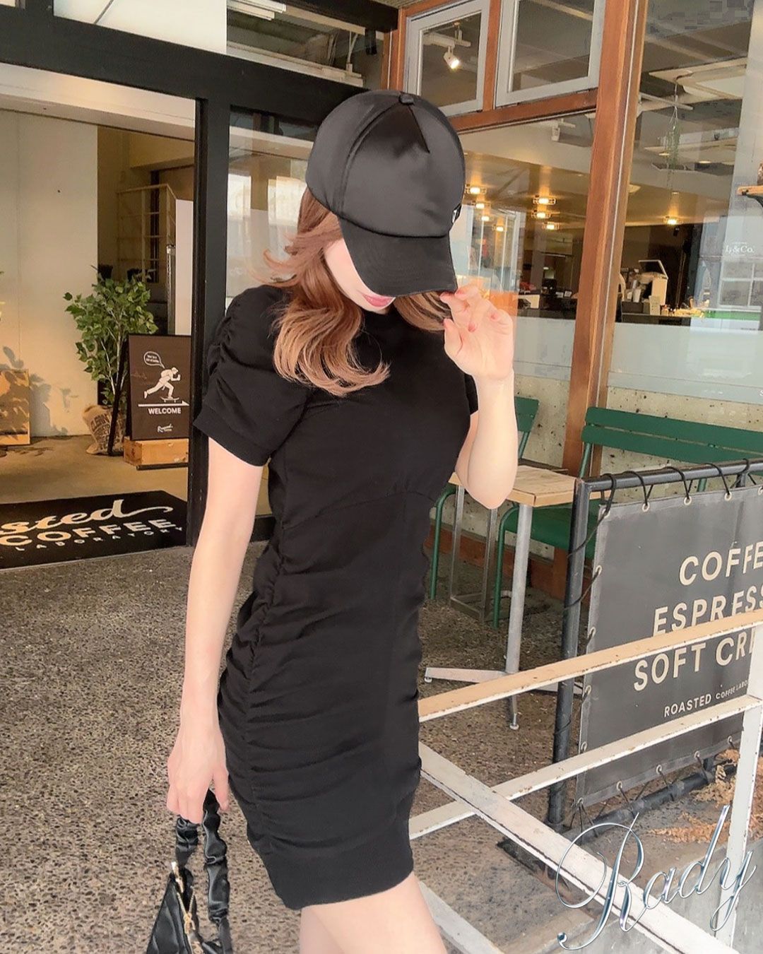 美品 LOEFF 定価5万円 リネン混 ブラックのギャザーワンピース ロエフ 