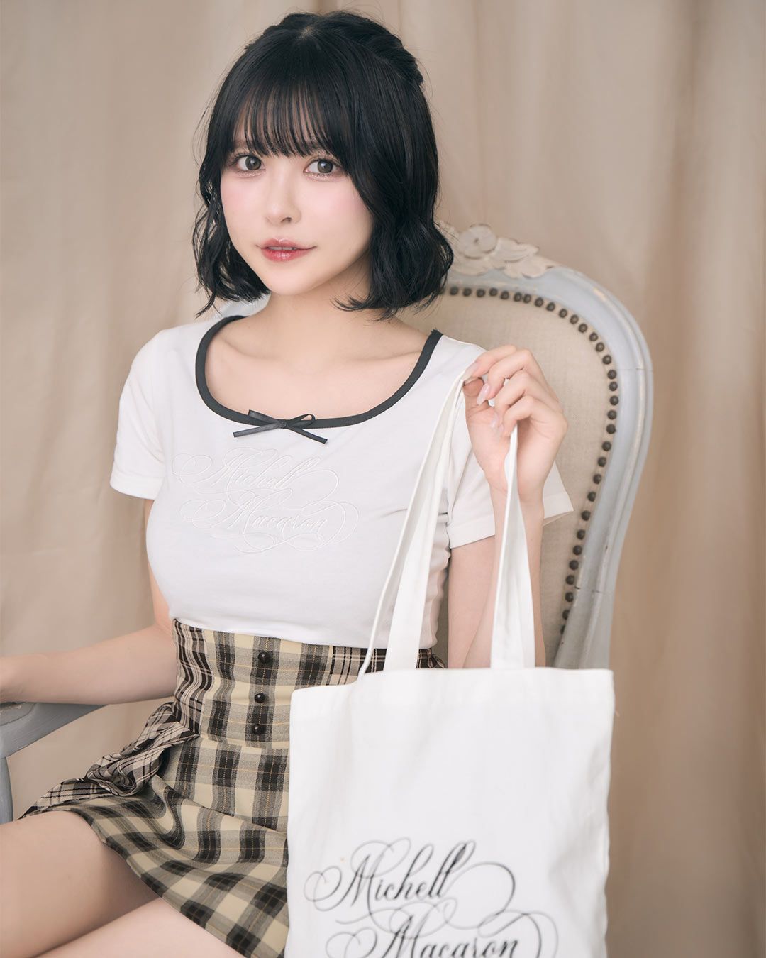 パイピングネックロゴTシャツ（トート付） ホワイト | ファッション