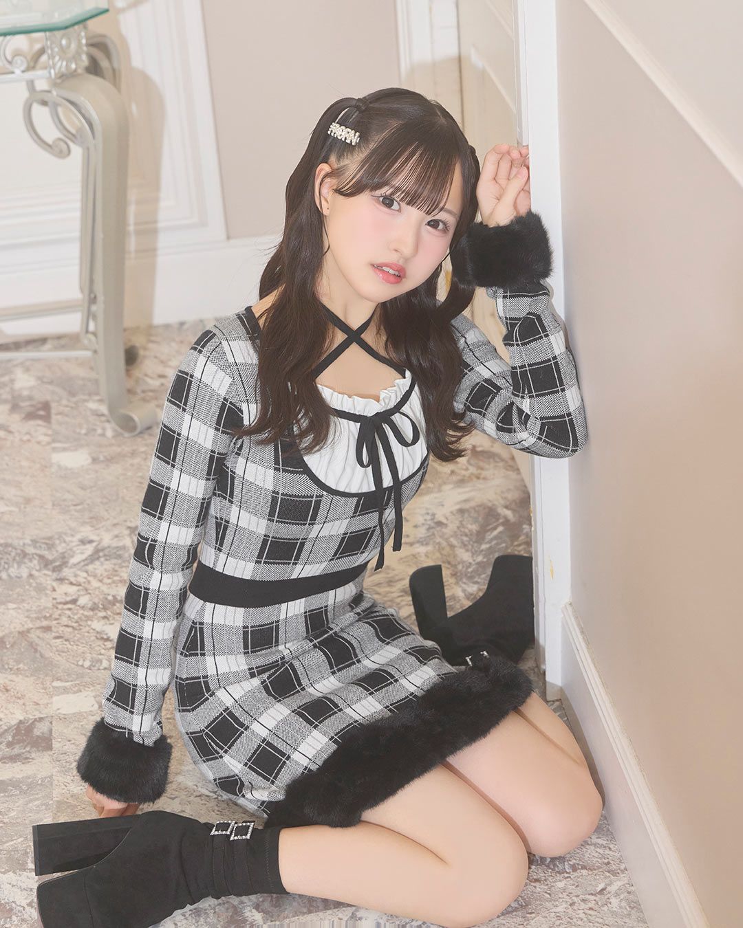 新品未開封　クロスリボンチェックファーワンピ　ミシェルマカロン　XS ワンピース クロスリボンチェックファーワンピ ブラック | ファッション通販