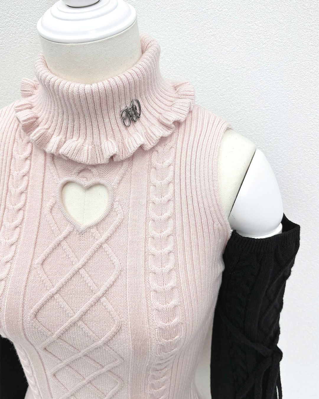 ハートカット肩あきケーブルニット ブラック | ファッション通販