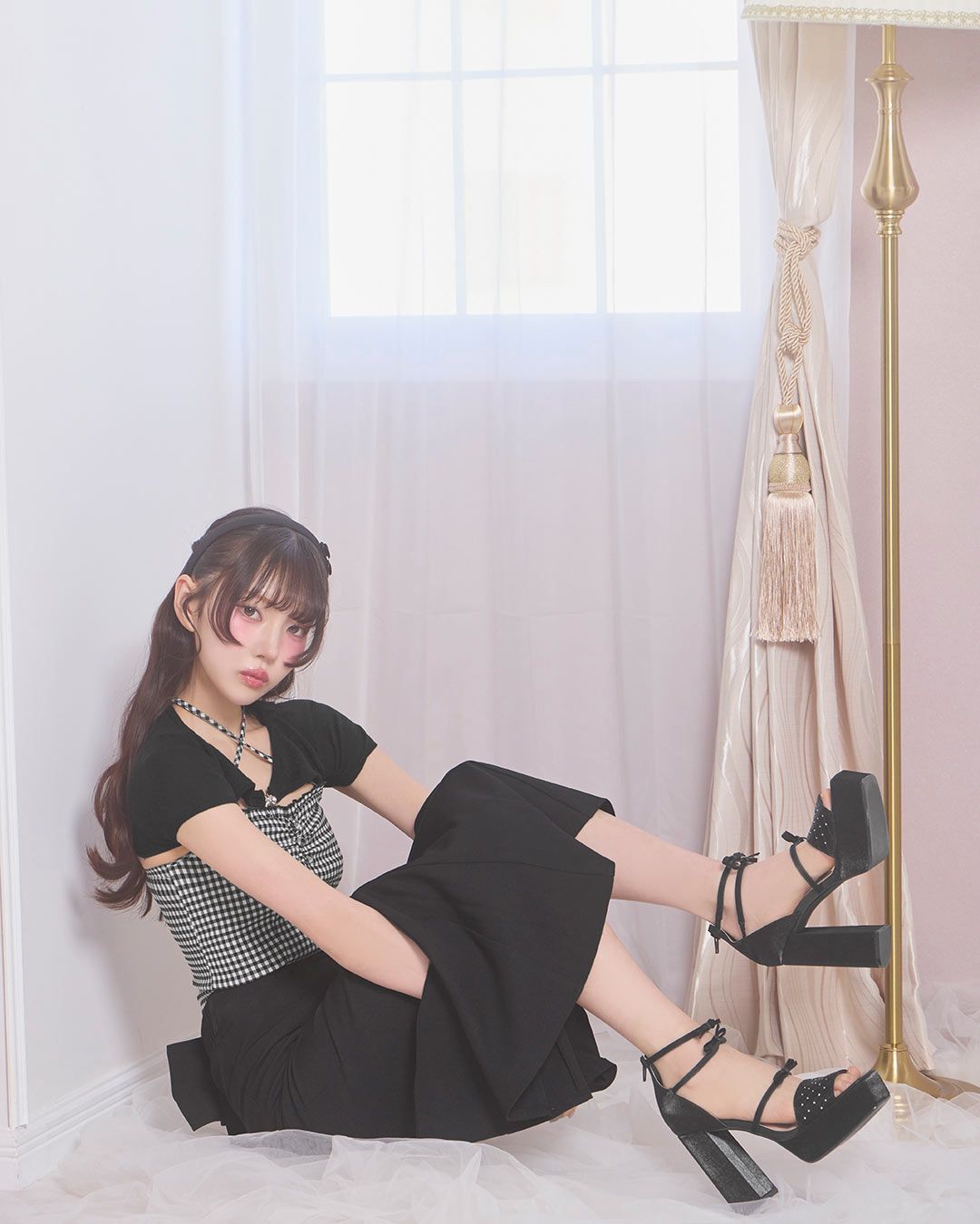 サテンビジューリボンサンダル ブラック | ファッション通販＆メディア
