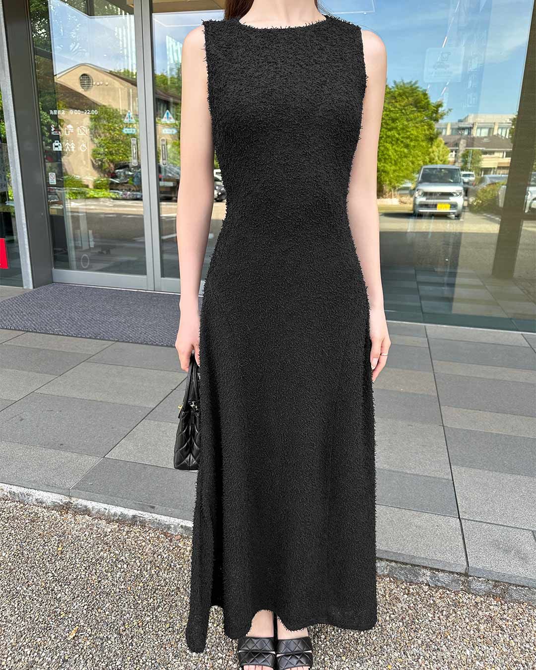 ５５％オフ！最終価格！ 新品！MANOUQUA マノーク ノースリーブワンピース セール】Vネック開き麻調ノースリワンピース（ワンピース