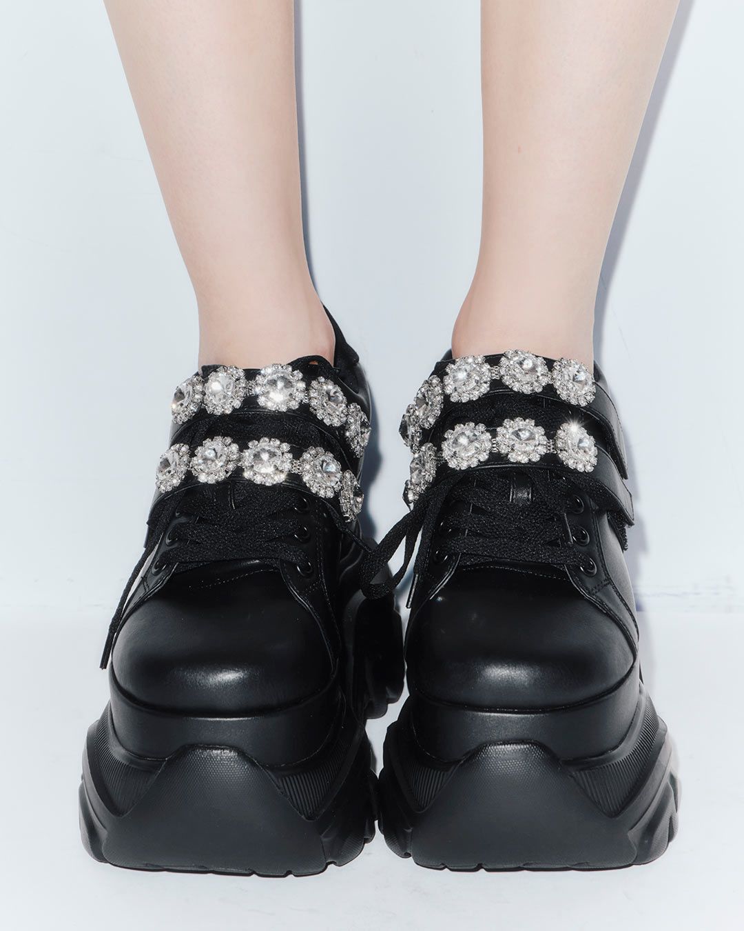 ボリュームソールビジューベルトスニーカー ホワイト | ファッション