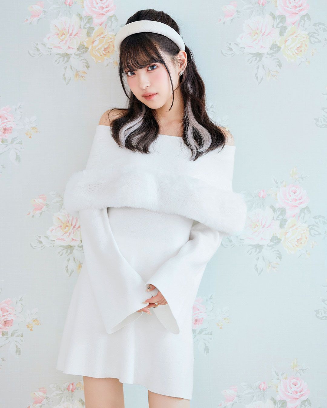 ケープ付きファーワンピースホワイト コート miu 系穿搭 ファーケープワンピース ホワイト | ファッション通販＆メディア