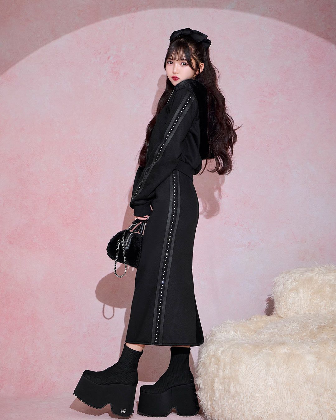 ファーパーカータイトスカートセットアップ ブラック | ファッション