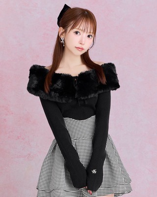 michellMacaron オフショルトップス 白 紐ブラウス 美品✨ michellMacaron オフショルトップス 白 紐ブラウス 美品
