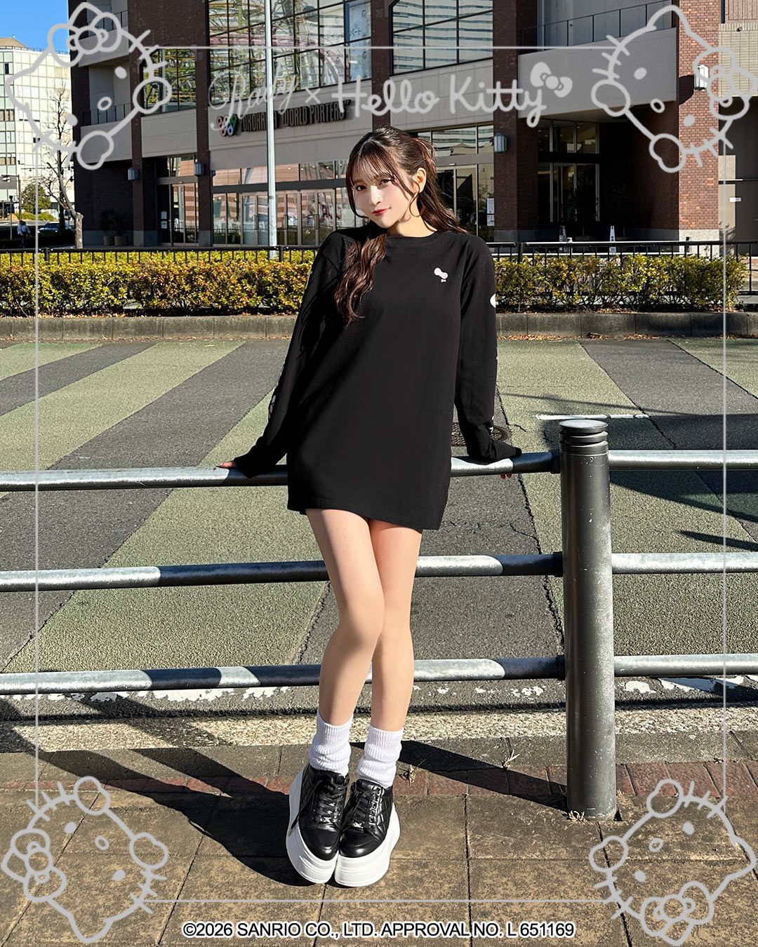 レインボーHello KittyロンT ブラック | ファッション通販＆メディア