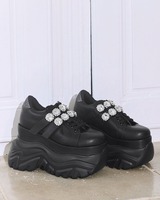 ボリュームソールビジューベルトスニーカー ホワイト | ファッション