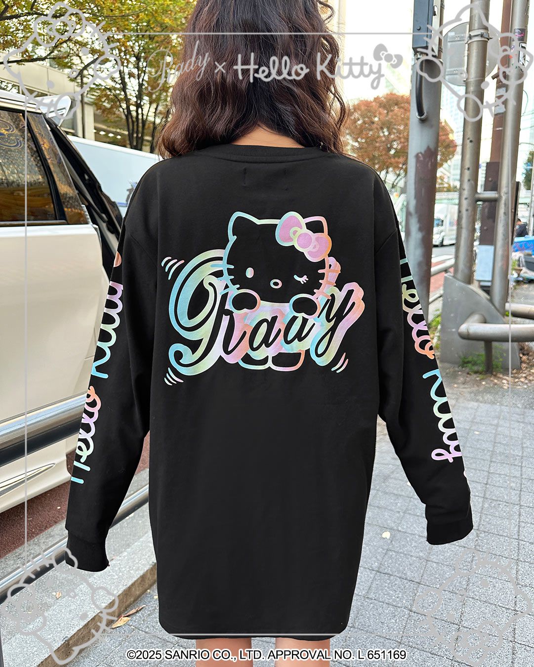 レインボーHello KittyロンT ブラック | ファッション通販＆メディア