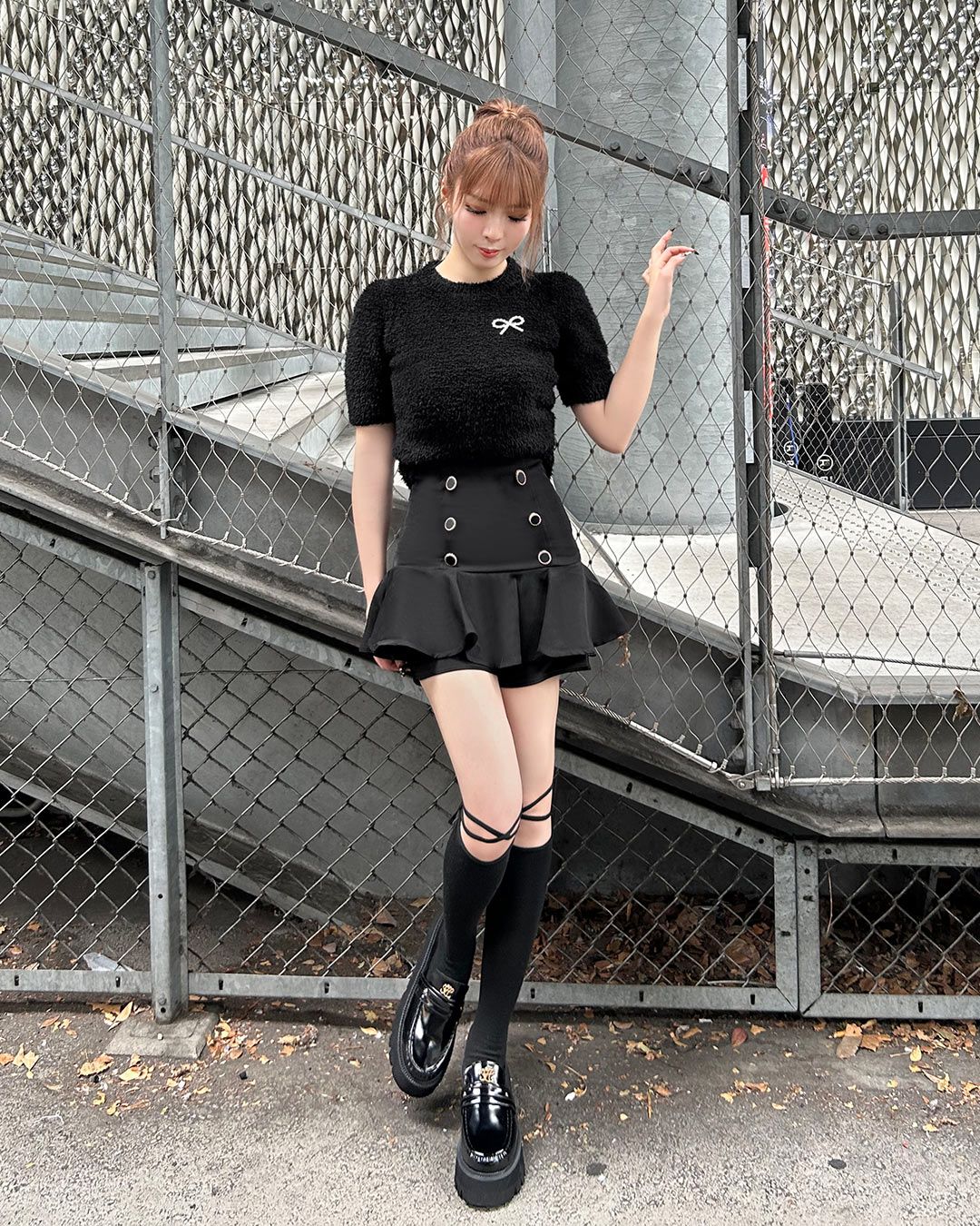 極美品⭐︎CHANEL ブラック ダブル ロゴボタン スカート スーツ ハンガー付 極美品⭐︎CHANEL ブラック ダブル ロゴボタン スカート スーツ ハンガー付