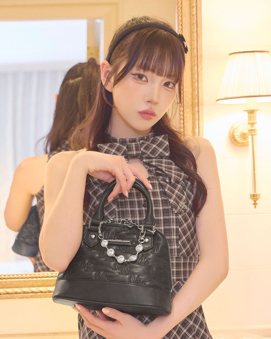 フラワービジューショルダーバッグ♡ flower（フラワー）の「ビジューフラワーバッグ（ショルダーバッグ