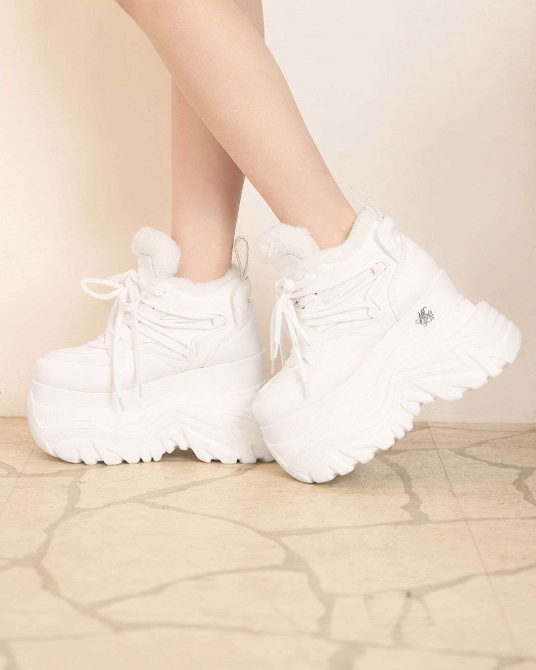 ミシェルマカロン michellMacaron 厚底ファースニーカー ブラック ミシェルマカロン 厚底ファースニーカー - メルカリ