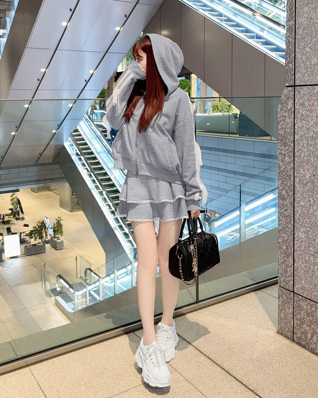 cherimi ラメ裏毛フリルスカートセットアップ ラメ裏毛フリルスカートセットアップ(インナーパンツ付き) グレー