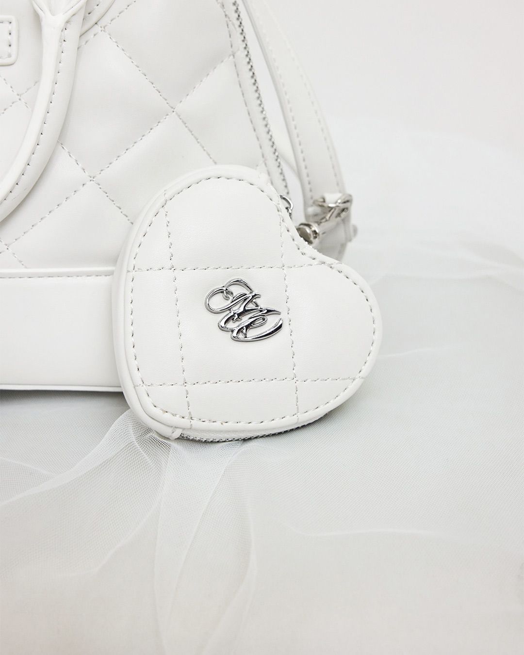 ポーチ付きキルティングバッグ ホワイト | ファッション通販＆メディア