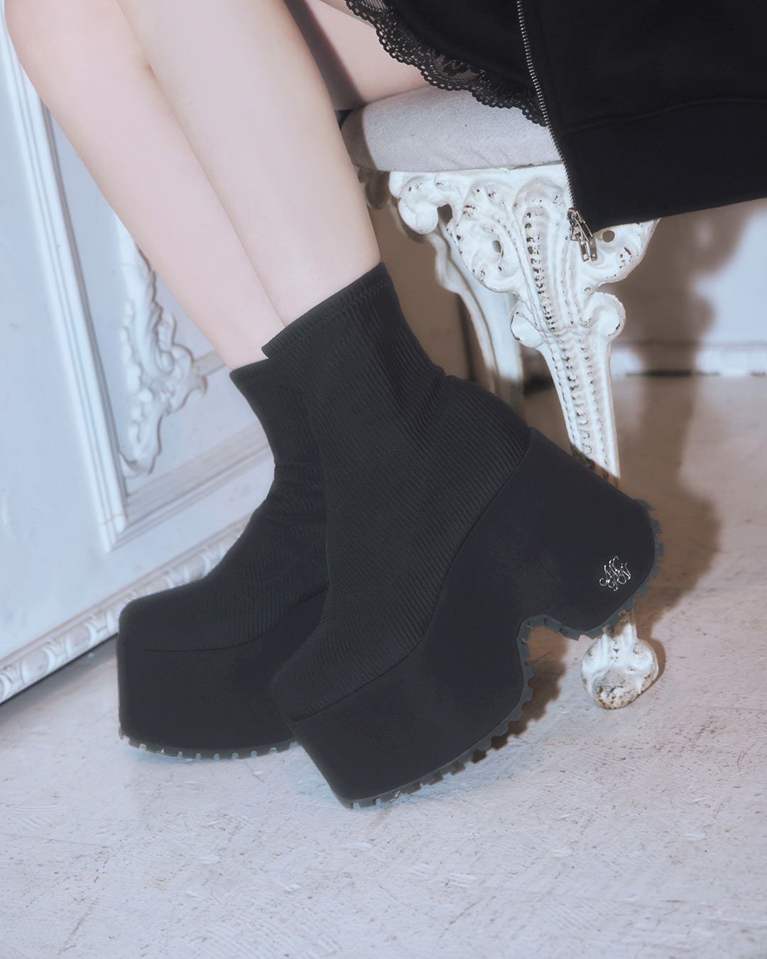 12cm盛れるショートブーツ ブラック | ファッション通販＆メディア