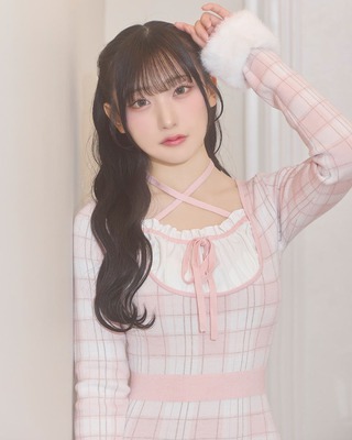 michellMacaron チェックリボンオフショルニットワンピ ベージュ michellMacaron チェックリボンオフショルニットワンピ ベージュ