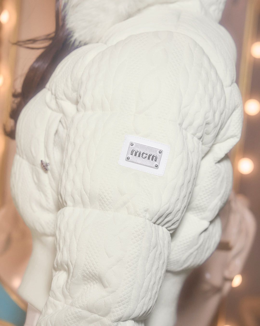 ミシェルマカロン ファーフードケーブル柄 ショートダウン ファーフードケーブル柄ショートダウン ベージュ | ファッション通販