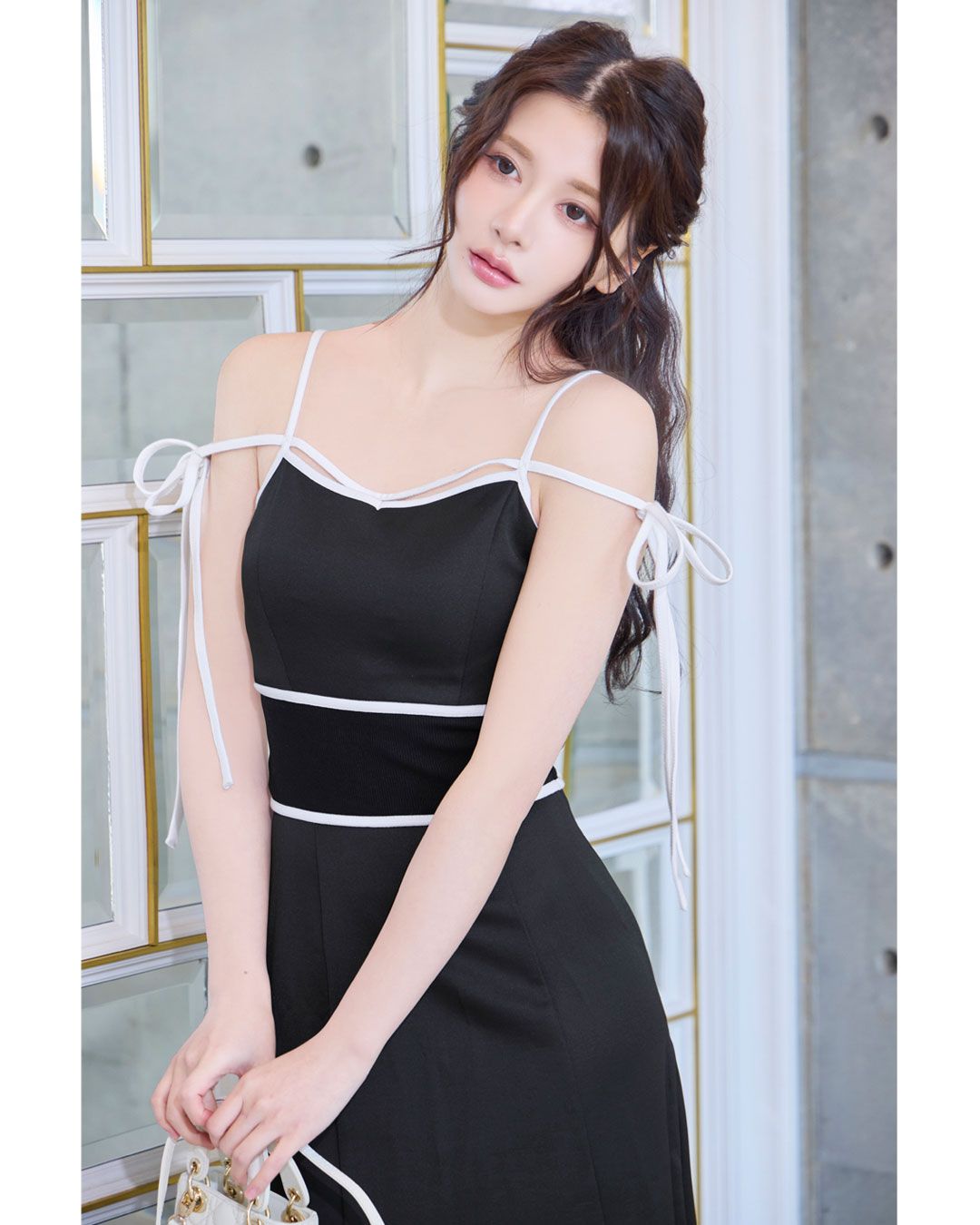 Seea ブラックワンピース　美品　未着用 小倉優子さん着用】“サマさまカットソー”サイドティアード