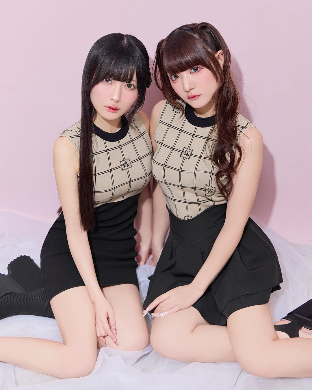 【MIUMIU】お洒落☆lady's ロゴ 長袖 ミニワンピース black ミニワンピース黒 レディース 長袖ワンピ[品番：AGCW0003579