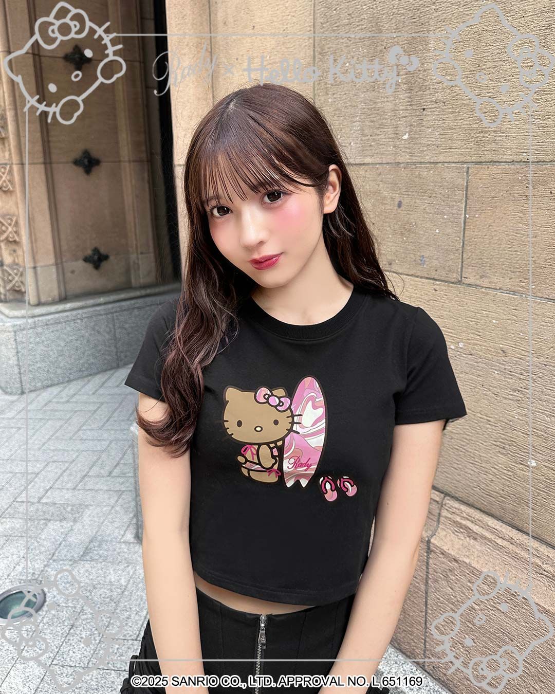 日焼けHello Kitty Tシャツ ブラック | ファッション通販＆メディア