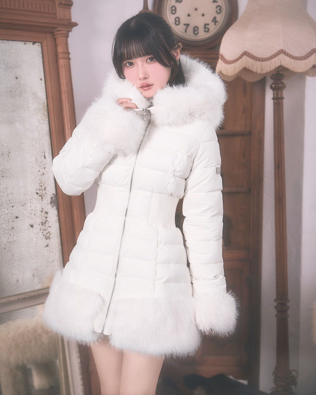 新品タグ付き ミシェルマカロン 美くびれフェイクファーダウンコート ブラック 美くびれフェイクファーダウンコート ブラック | ファッション通販