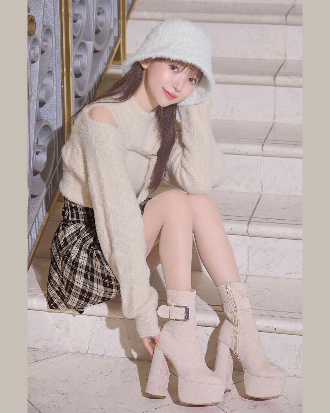 ミシェルマカロン　バックルショートブーツ　Lサイズ　♥︎ベージュ♥︎　残り1 バックルショートブーツ ベージュ | ファッション通販＆メディア