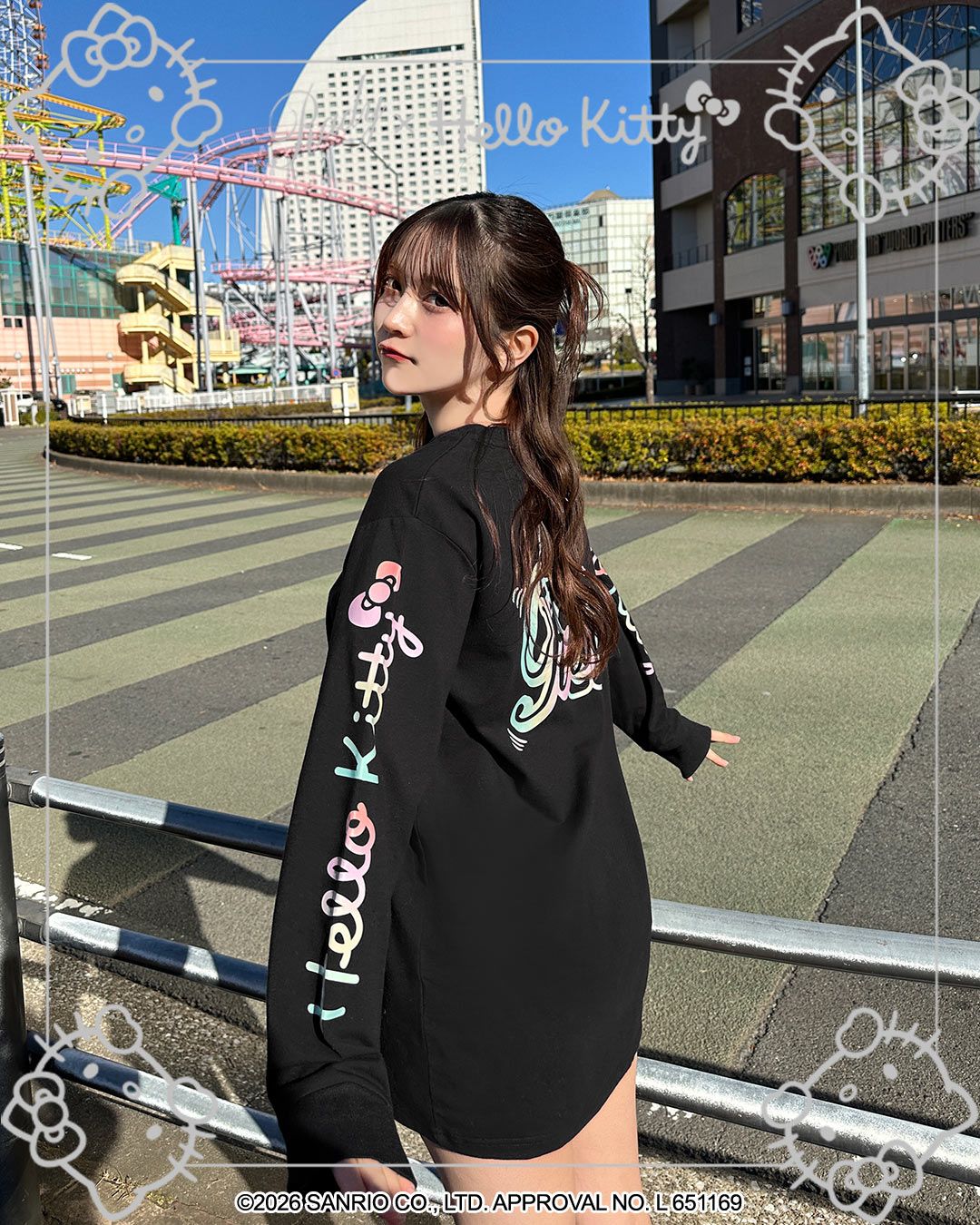 レインボーHello KittyロンT ブラック | ファッション通販＆メディア