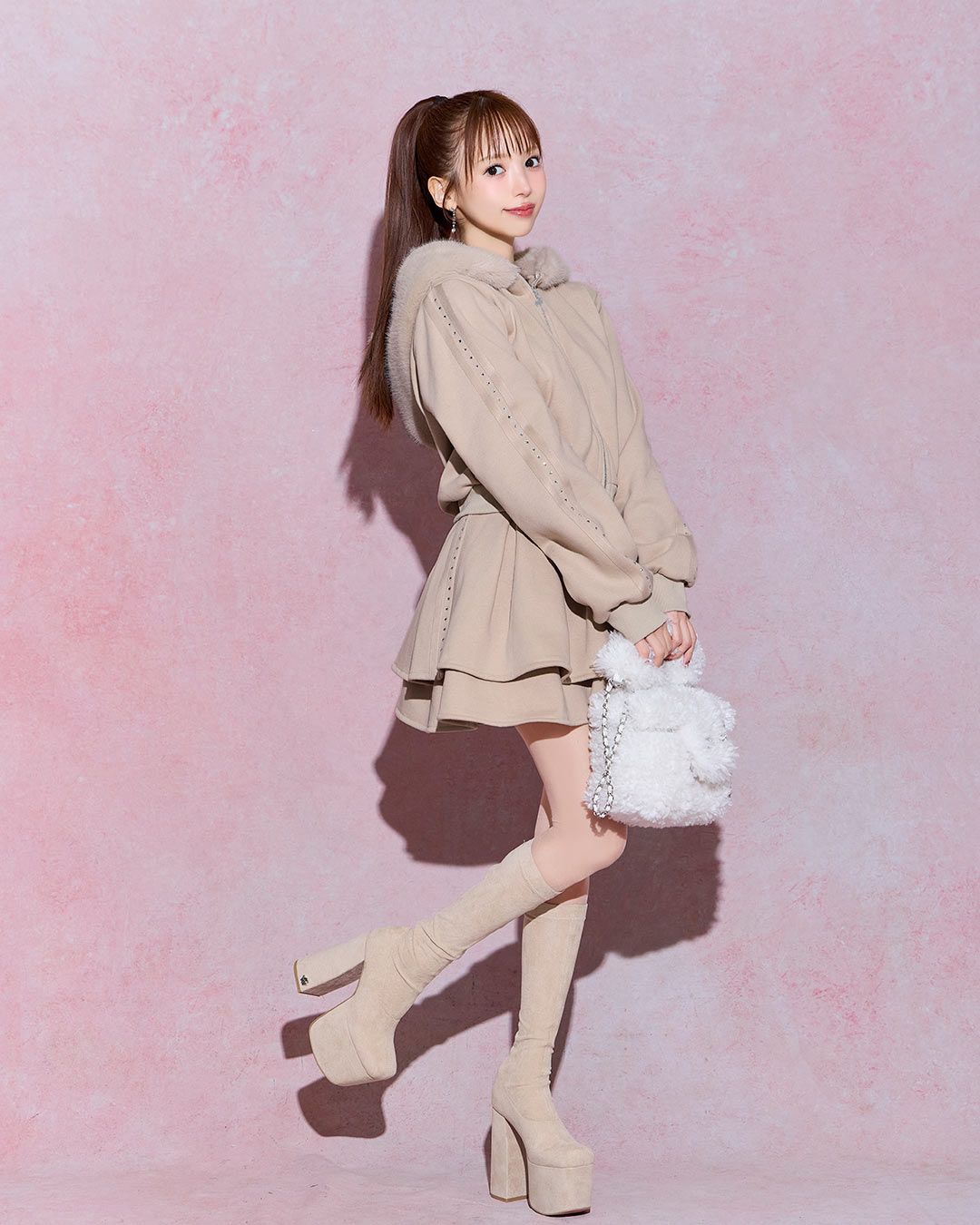 ファーフード美脚セットアップ ブラック | ファッション通販＆メディア