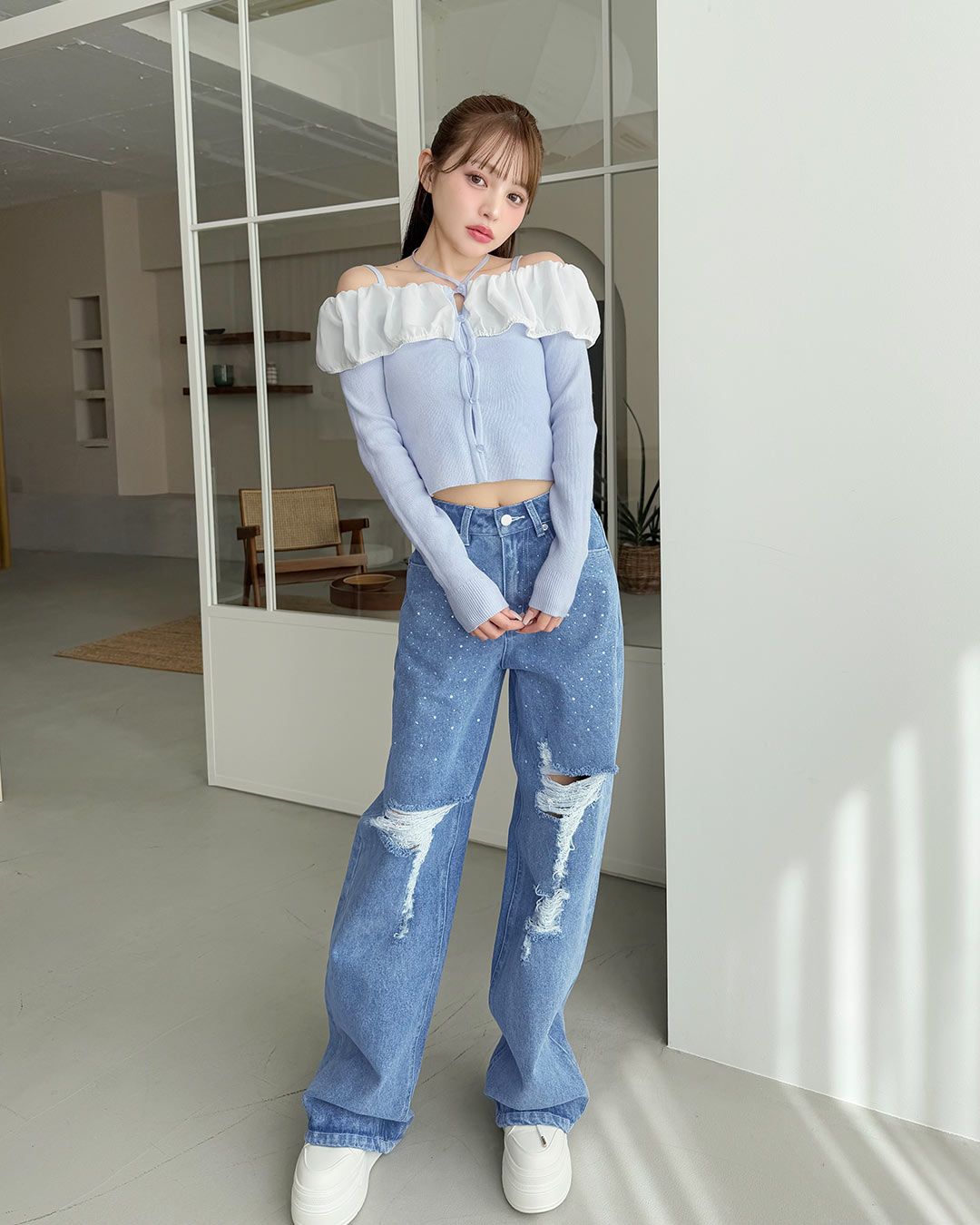 SOLNI ラインストーンクラッシュデニムパンツ ラインストーンクラッシュデニムパンツ グレー | ファッション