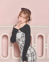 ミシェルマカロン　チェック柄シャギーアンサンブルスリットワンピ チェック柄シャギーアンサンブルスリットワンピ ホワイト