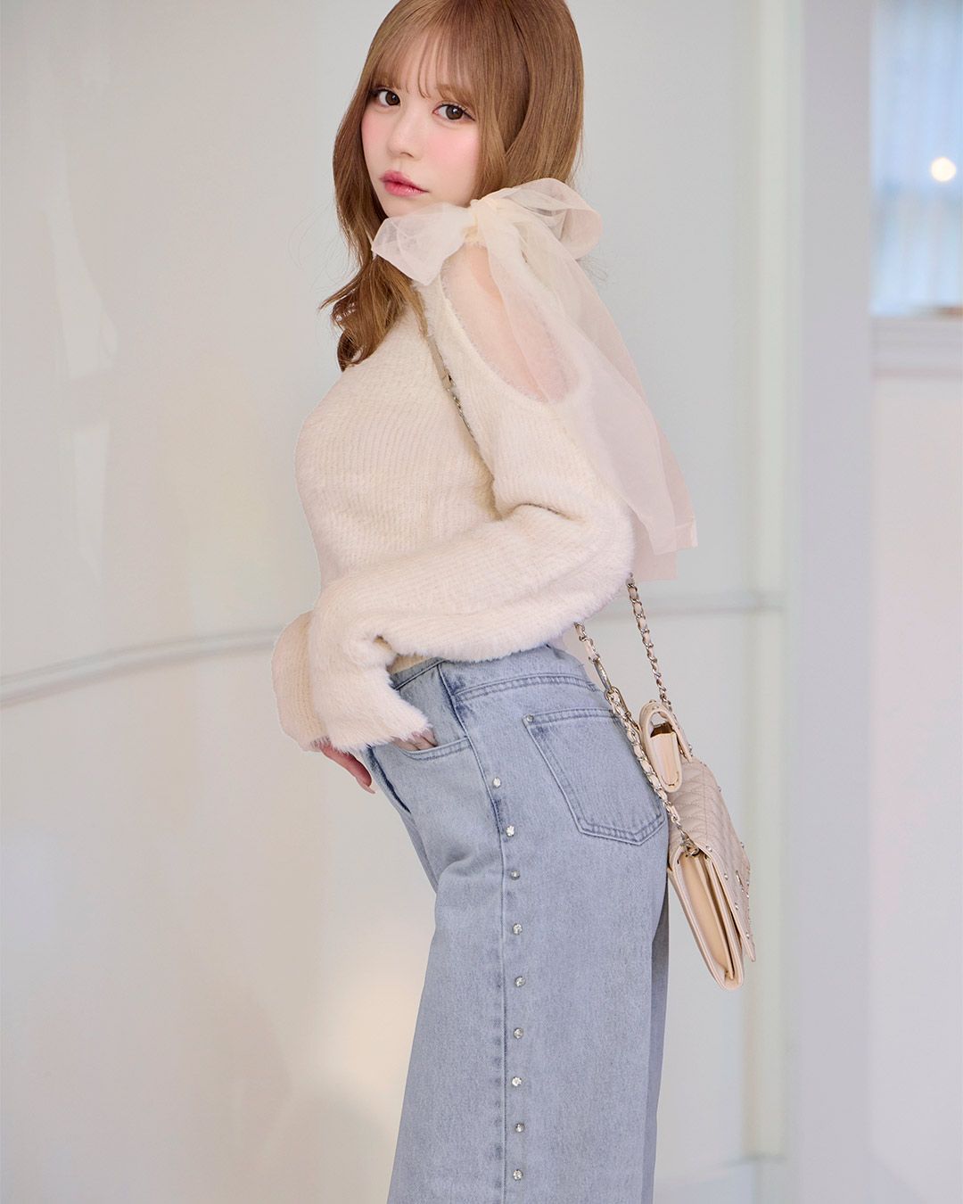 【即日発送】ミシェルマカロン　サイドビジューワイドデニムパンツ　25 即日発送】ミシェルマカロン サイドビジューワイドデニムパンツ