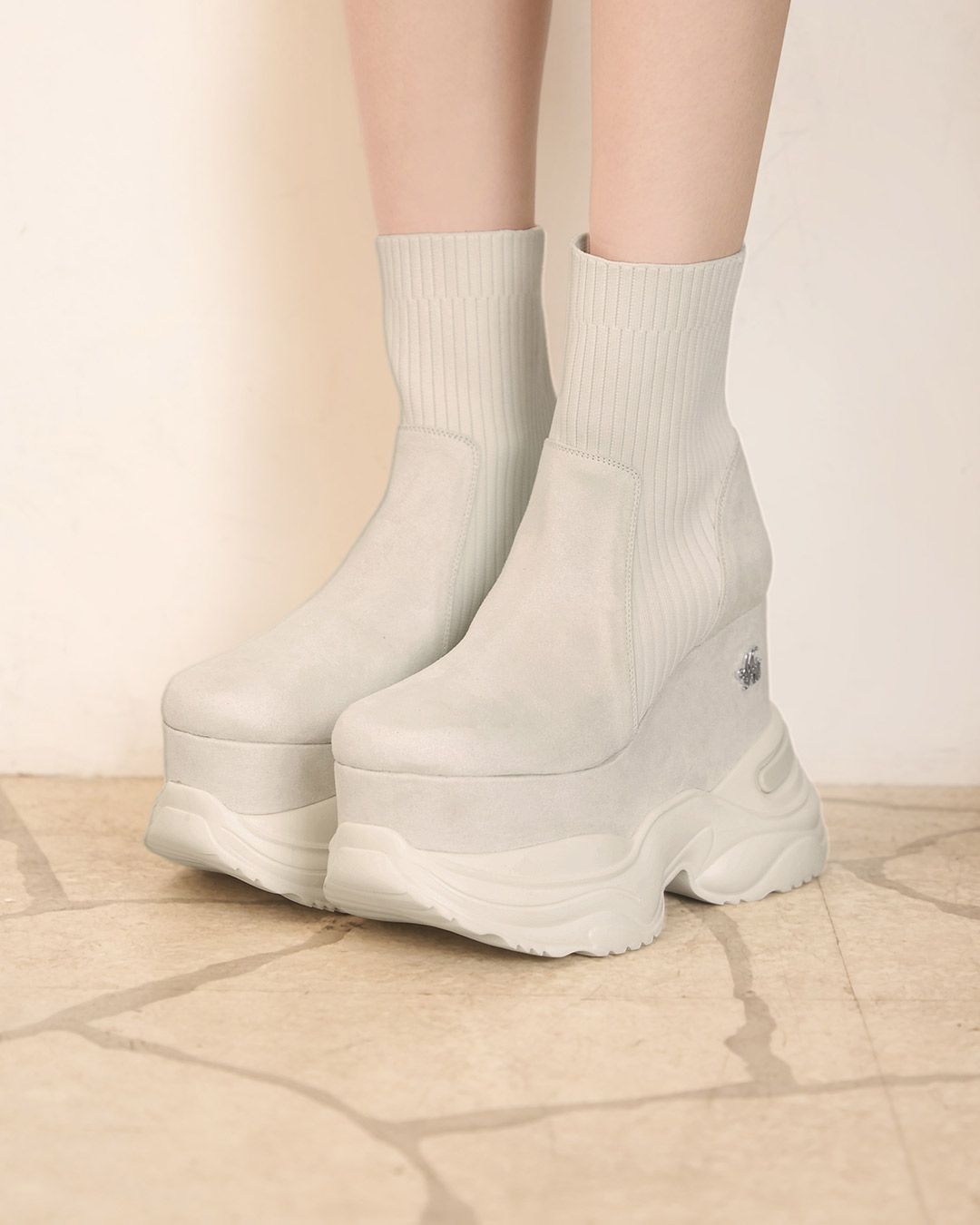 ソックスライク厚底ブーツ クリーム | ファッション通販＆メディア