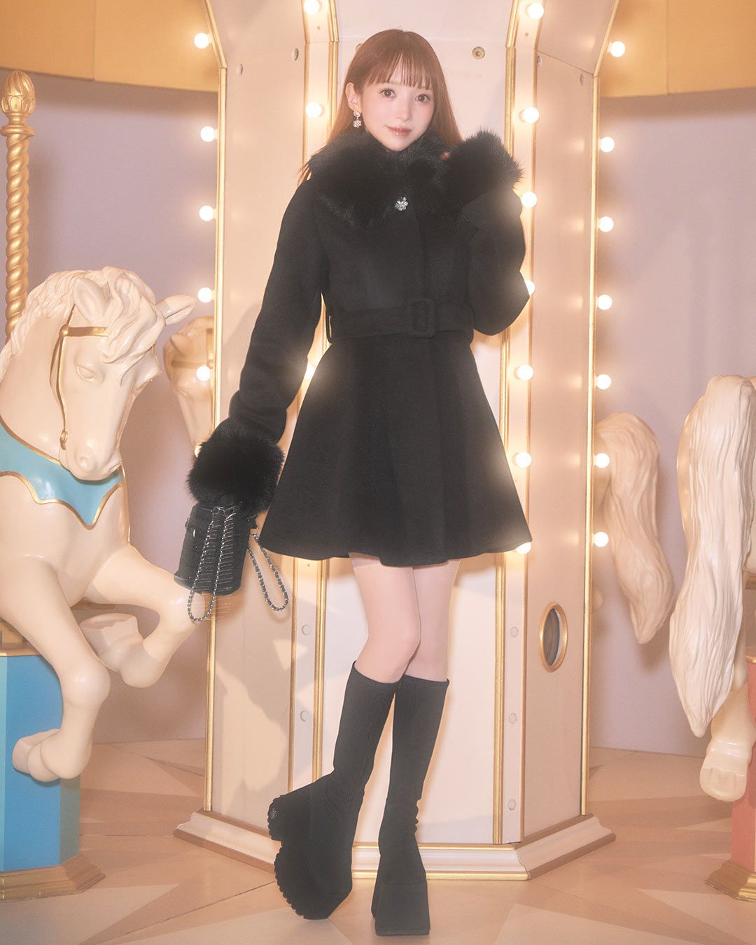 ファーカラーフレアコート オフホワイト | ファッション通販＆メディア