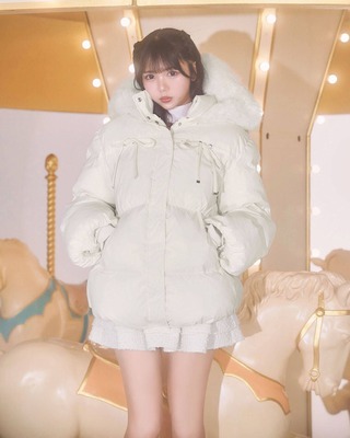 ミシェルマカロン　ホワイト　ファーフード　ショートダウン　ジャケット ミシェルマカロン ファーフードケーブル柄ショートダウン フリーサイズ