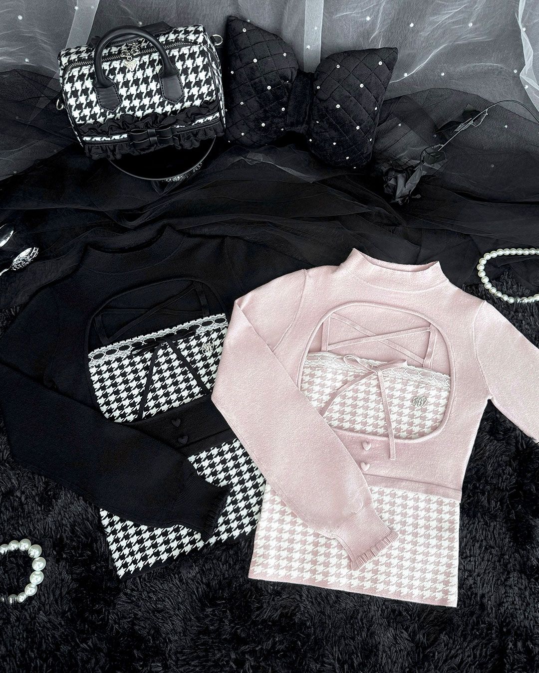 d.i.a. 黒×ピンク千鳥柄　ブラトップ 千鳥柄ハイネックアンサンブルトップス ブラック | ファッション