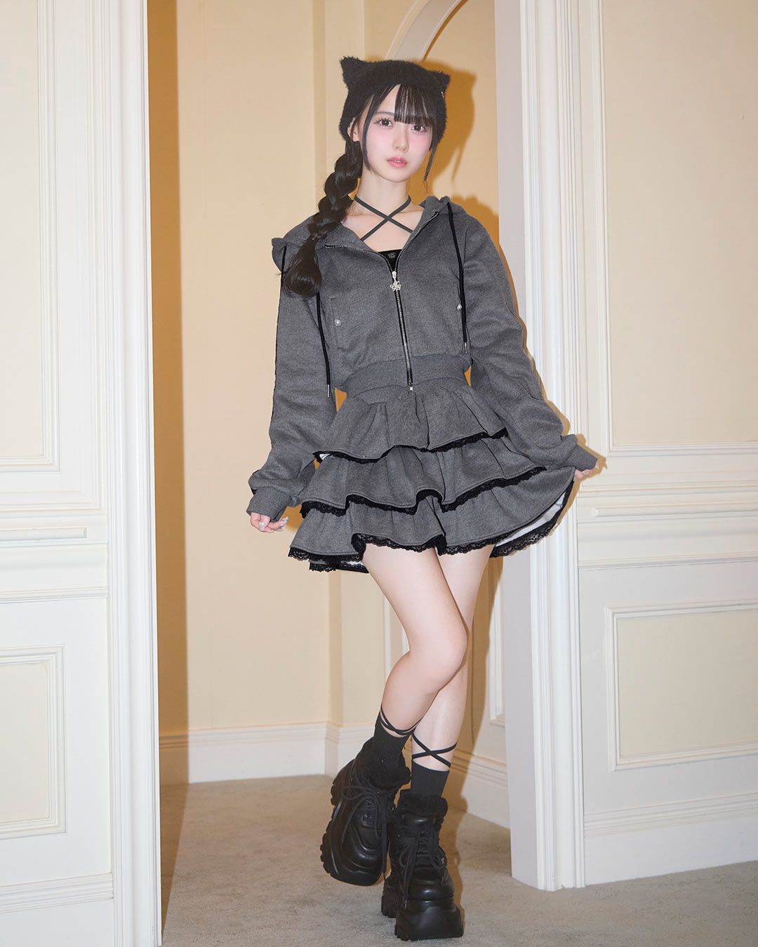 michelMacaron レースティアードセットアップ チャコールグレー レースティアードセットアップ3点セット ブラック