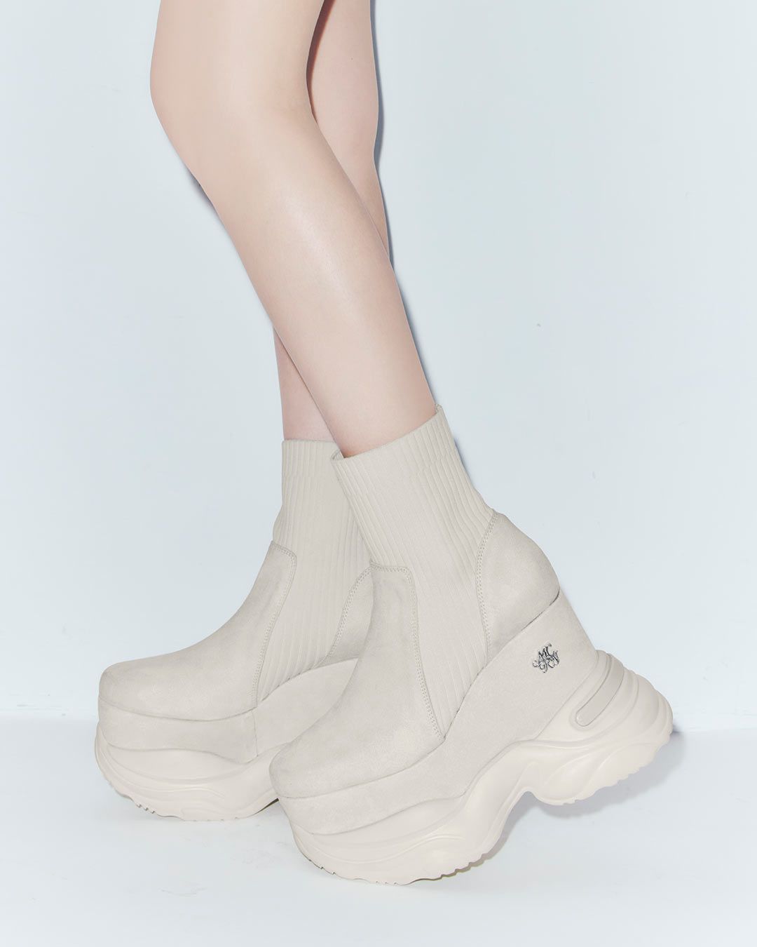 ソックスライク厚底ブーツ クリーム | ファッション通販＆メディア