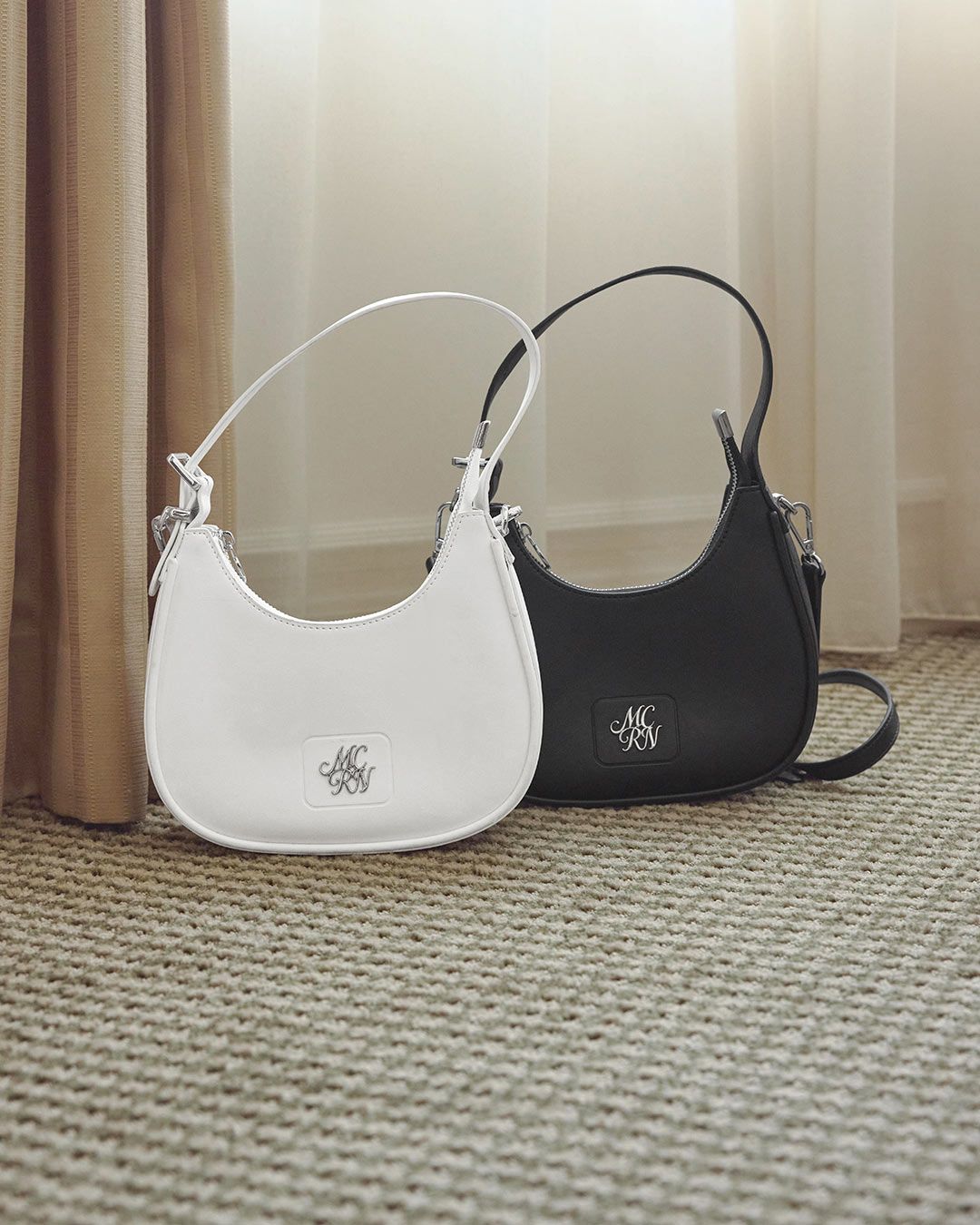 ハーフムーンショルダーバッグ ホワイト | ファッション通販＆メディア