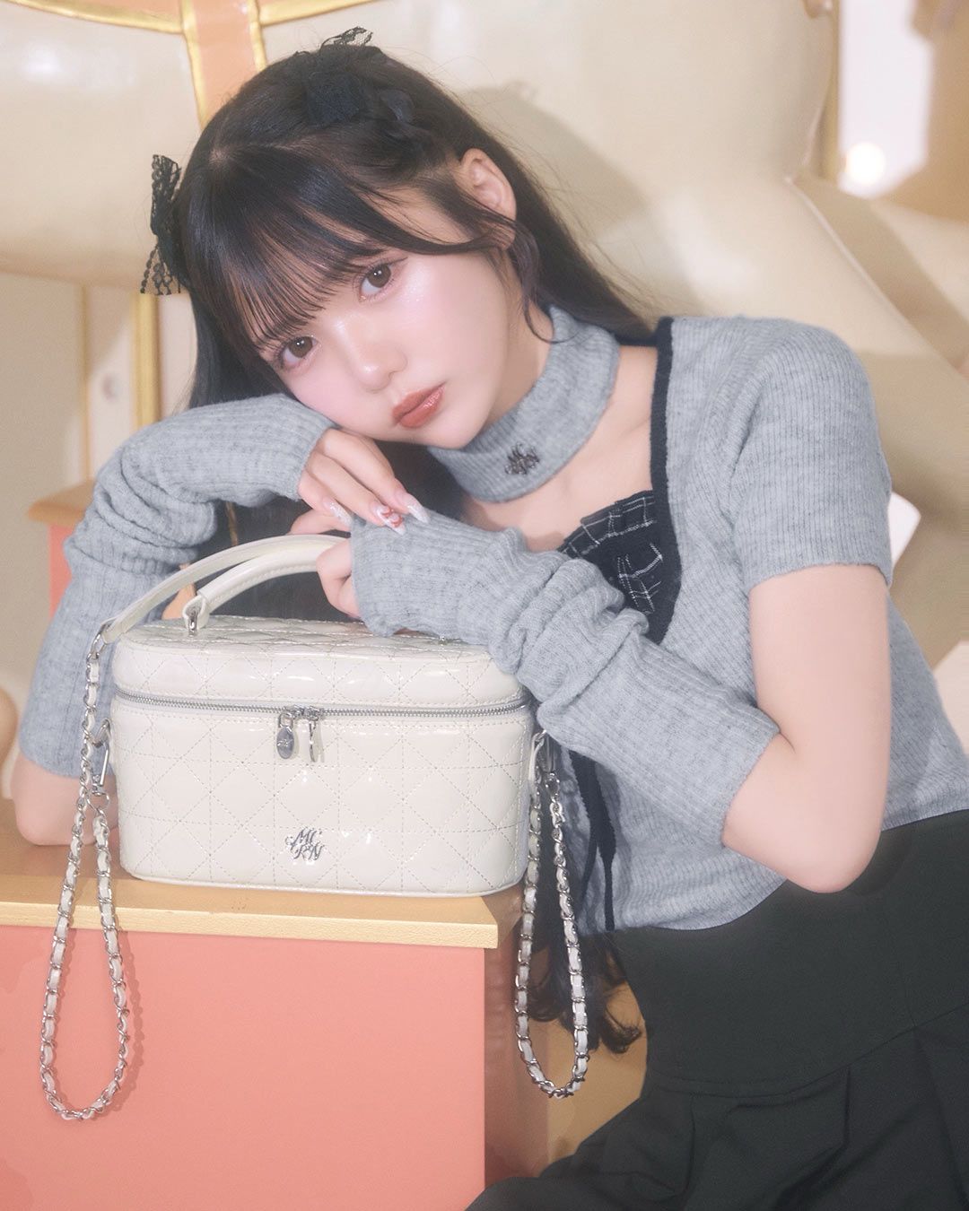 エナメルキルティングバニティショルダーバッグ エナメルキルティングバニティバッグ アイボリー | ファッション通販