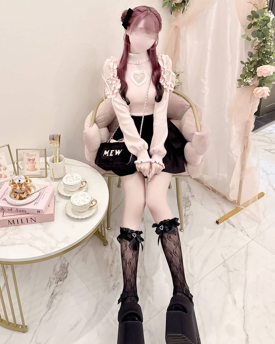 MEWロゴファーショルダーバッグ ブラック×ピンク | ファッション通販