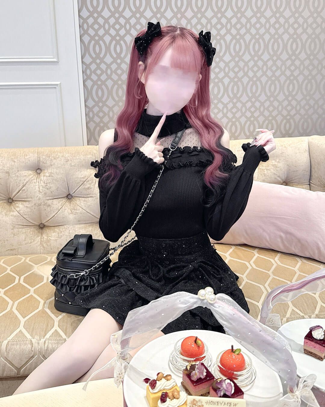 ドットチュール肩あきフリルトップス ピンク | ファッション通販