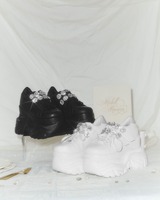 ボリュームソールビジューベルトスニーカー ホワイト | ファッション