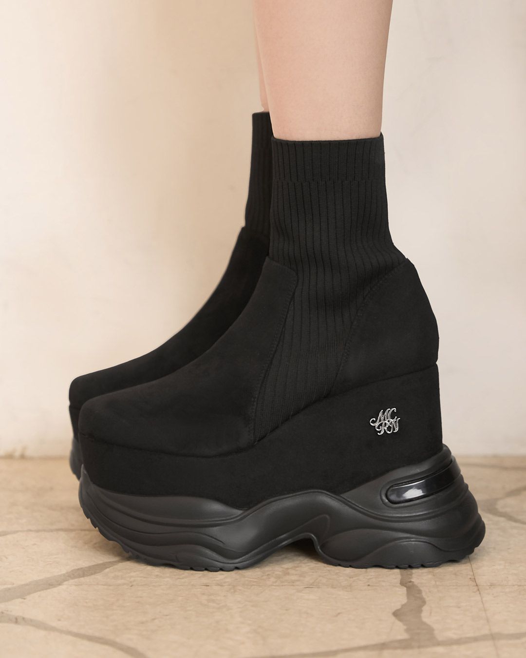 ソックスライク厚底ブーツ クリーム | ファッション通販＆メディア