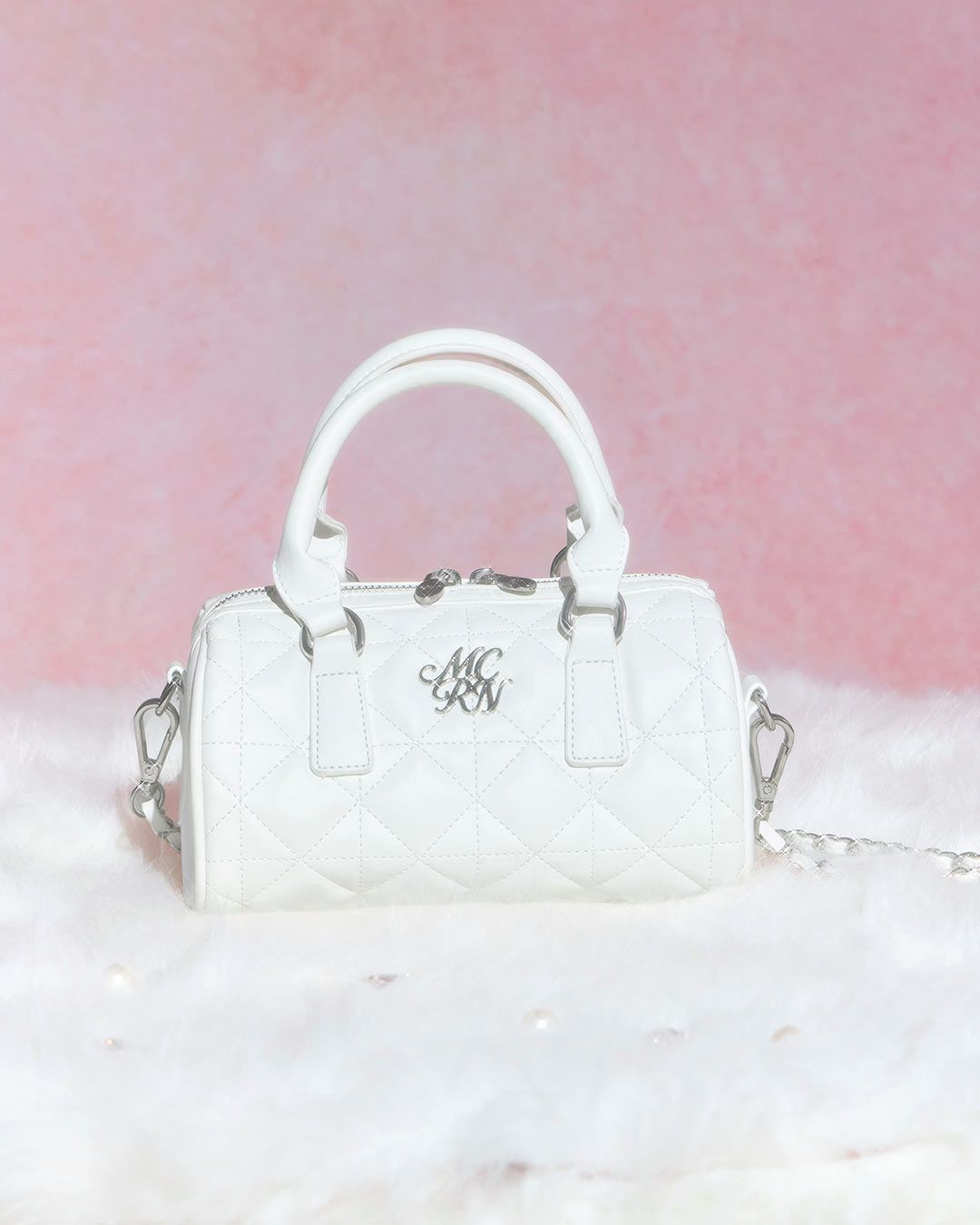 超希少 美品ホワイト キルティング ハンドバッグ* バッグ キルティングフラワーミニトート オフホワイト【刺繍入り