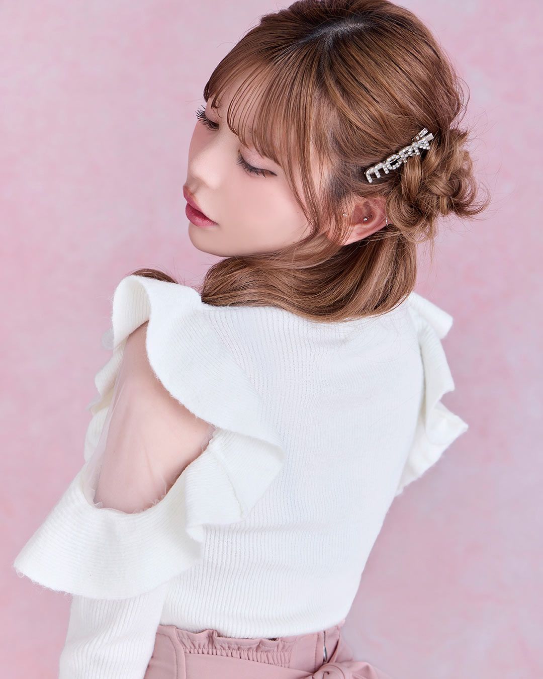 ミシェルマカロン　ビジューフリルニットトップス　アイボリー　フリーサイズ　残り1 SPR0034C_ビジューフリルニットトップス | ファッション通販＆メディア