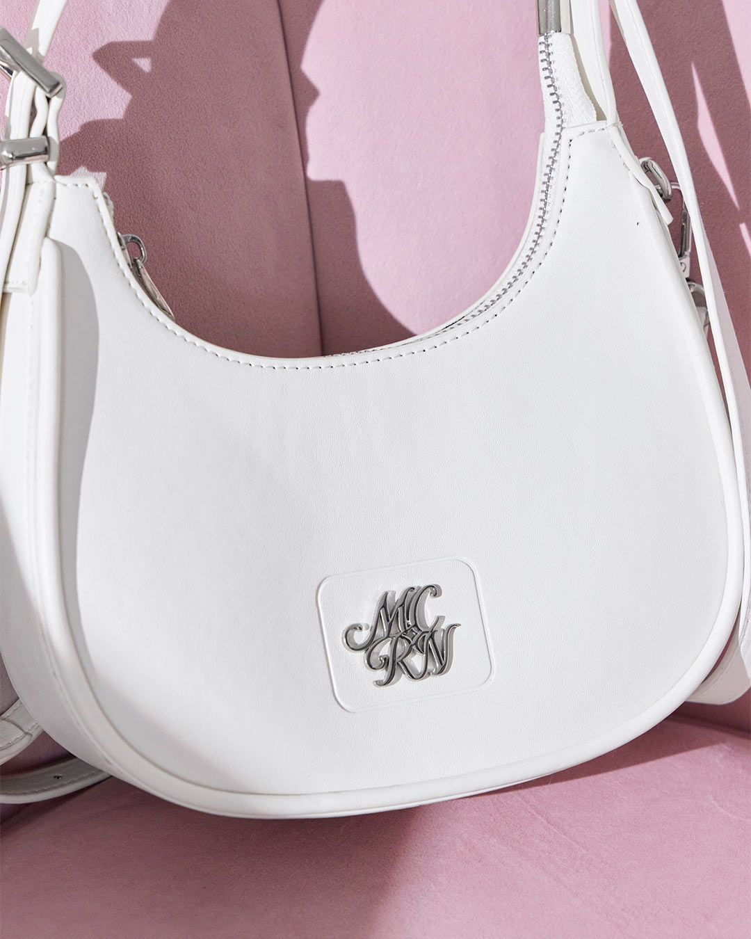 ハーフムーンショルダーバッグ ホワイト | ファッション通販＆メディア