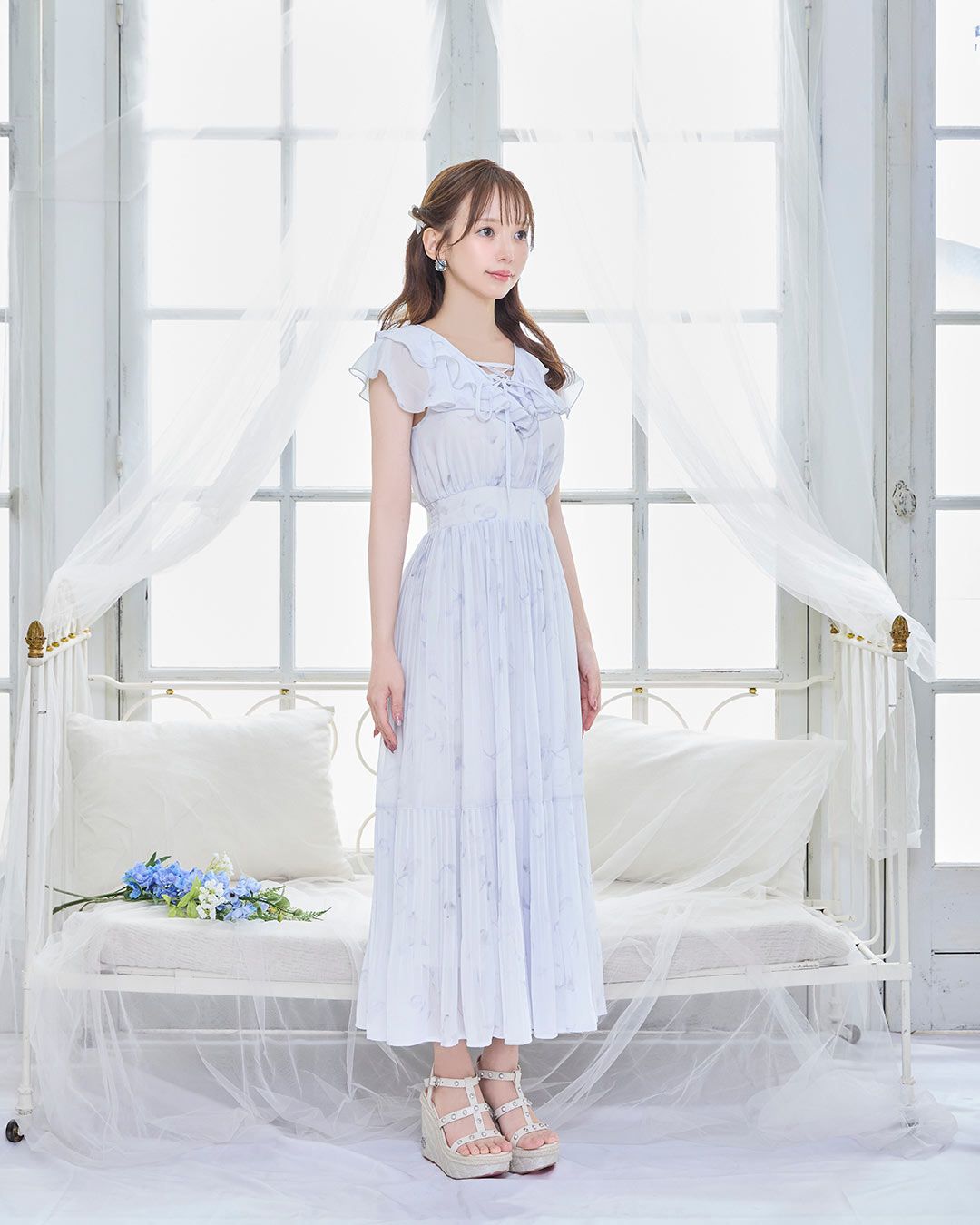 花柄レースアップフリルワンピ ライトブルー | ファッション通販