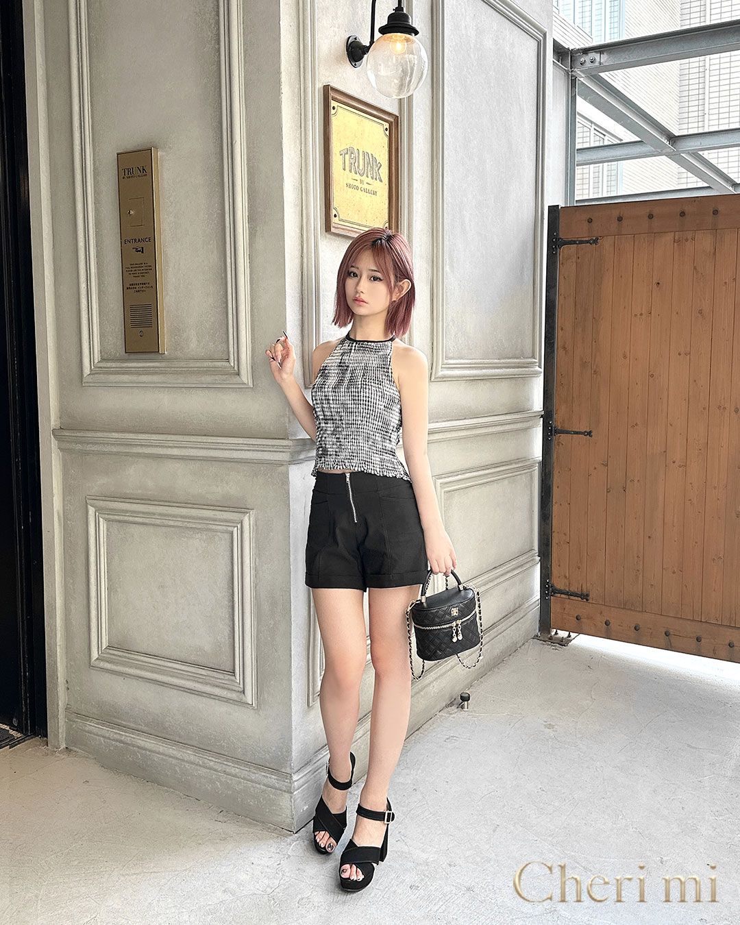 ☆美品☆TADASHI SHOJI ホルターネックトップス　フリル　サイズ4 黒 2321-N6J4235409.jpg?v=1717724032