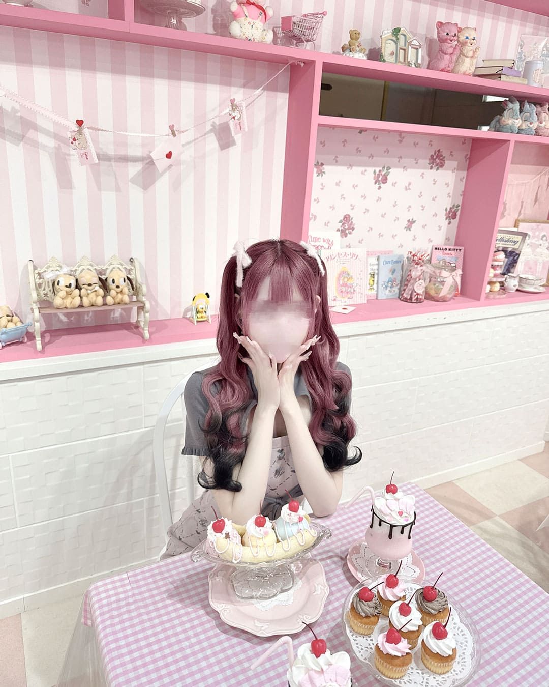 HONEYMEW イモちゃんコラボ HWモノグラムアンサンブルワンピース ピンク HWモノグラムアンサンブルワンピース グレー | ファッション通販